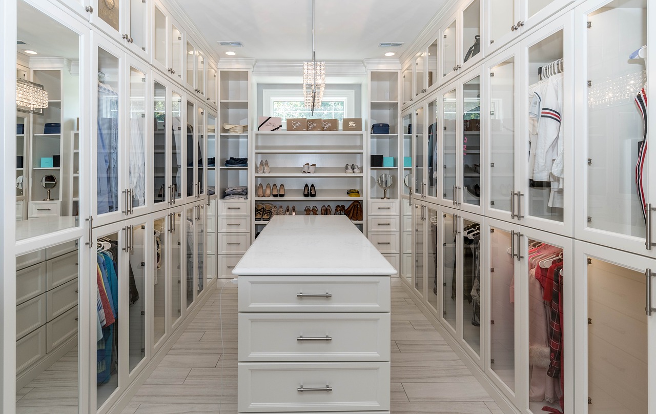 closet massive